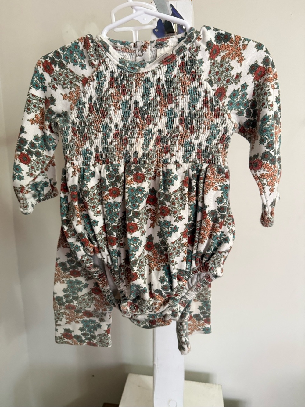 Kate Quinn Outfit